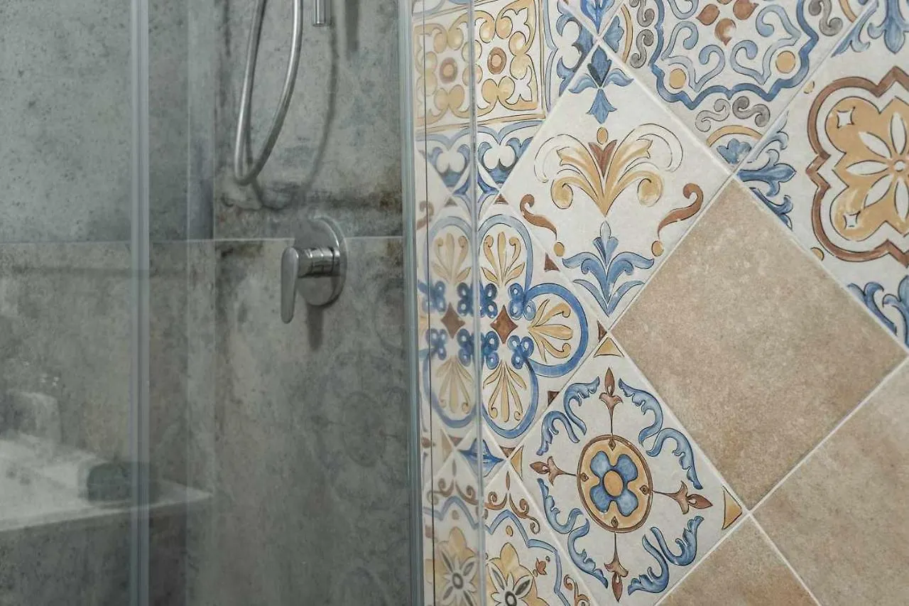 فندق مبيت وإفطار أروسييْ Domo Orise Alloggio In Pieno Centro إيطاليا